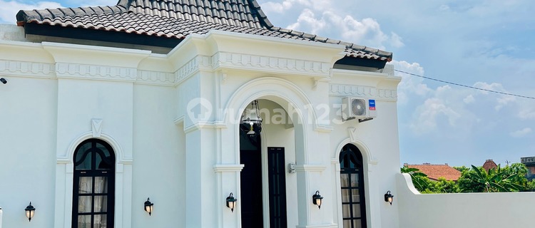 Dijual Rumah Mediterania Eksklusif Dekat Pusat Kota Sleman 1