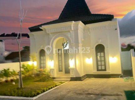 Rumah Khas Desain Terbaik Mediterania Dalam Kawasan Homestay Prambanan 1