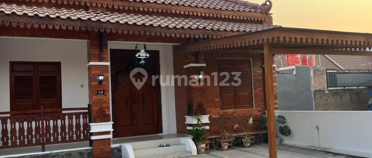 Joglo House in a Premium Residential Area Near Prambanan Temple 1