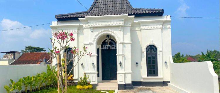 Miliki Rumah American Classic di Perumahan Luxury Of Prambanan 1