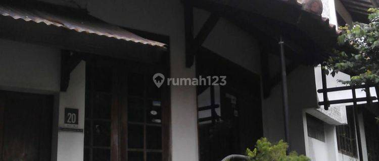 Rumah Terawat Terawat dekat PVJ dan Karang Setra Bandung  1