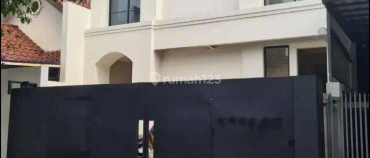 Rumah Baru Siap Huni Klasik Modern di Batununggal Indah  1