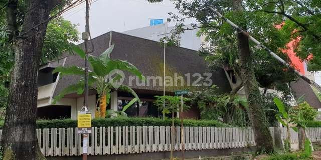 Rumah Lama Terawat Hitung Tanah Sayap Dago Dekat Dipatiukur  1