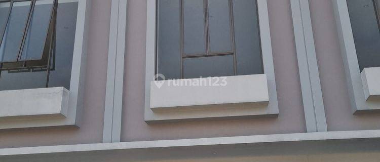 Disewakan Ruko Baru 2Lt Aniva Junction Gading Serpong  1