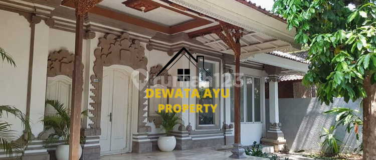 FOR RENT: SPACIOUS VILLA WITH 4 BEDROOMS, 11 ARE LAND, FURNISHED IN SANUR 1