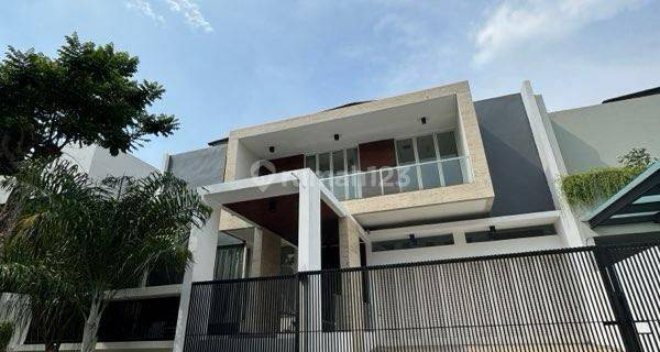 Rumah 2 Lantai Bagus HGB di Graha Famili Siap Huni  1