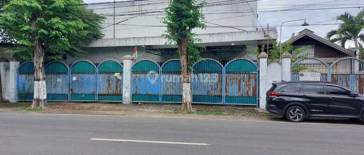 Gudang dan Rumah Bagus SHM di Jalan Raya Jaksa Agung Suprapto 1