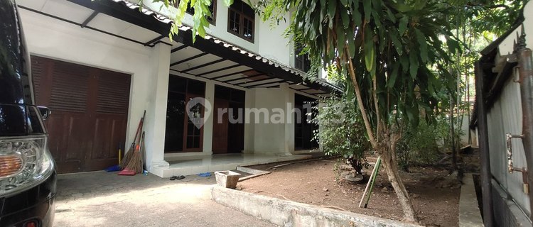 House in Kuningan South Jakarta Strategic Premium Location 1