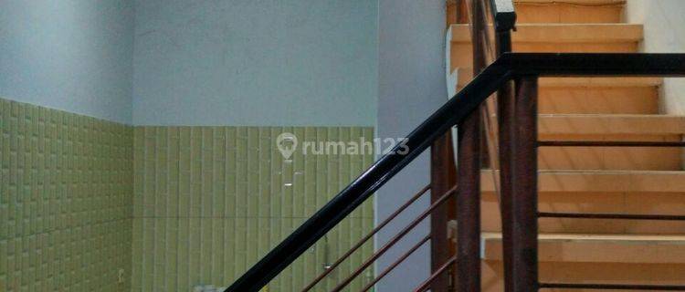 Rumah Siap Huni Kompleks Adipura Dekat Summarecon 1