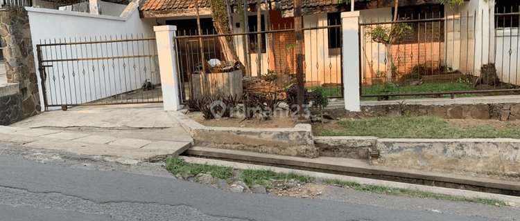 Rumah Disewa di Cikutra Jalan Utama Bandung Kota 1