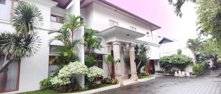 House in Kemang Raya, 700m2, USD 4,200/month, 4km 04.24 1