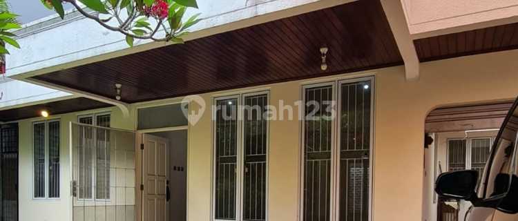 For Rent: Beautiful 2-Story House in Senopati, Rp 550 Million/year 01.25 1