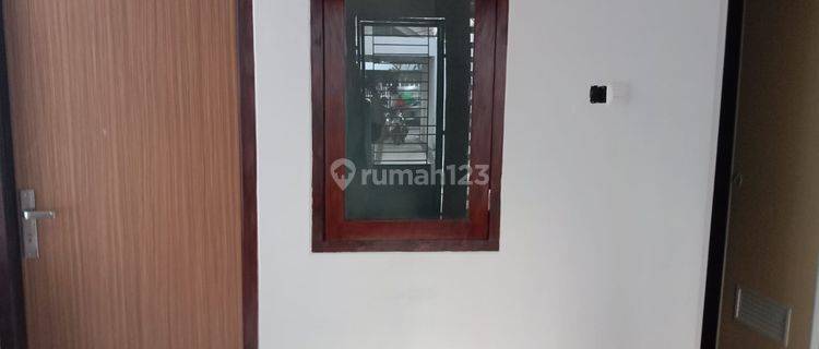 For Rent Rumah Pejompongan Lt 220 Lb 100 2KT 3KM Shm 9.24 1