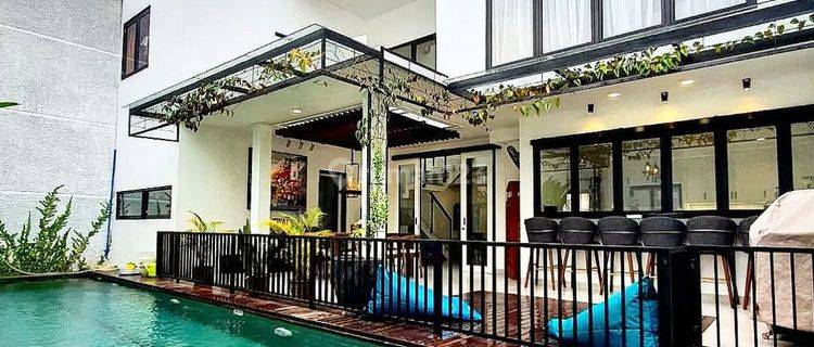 Rumah Bagus 2 Lantai Minimalis Kolam Renang Shm Sektor 3 Bintaro 1