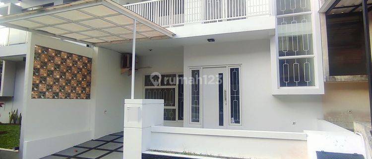 Rumah Bagus 2 Lantai SHM di Emerald Bintaro  1