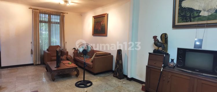 Rumah sudut 2 lantai siap huni di Bintaro Sektor 6 1