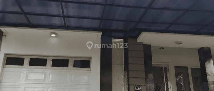 Jual Cepat House at Senayan Golf Residence Luas 240sqm,harga 7,5Milyar nego 1