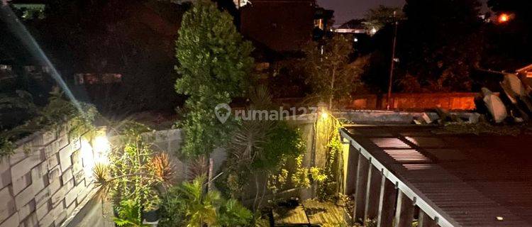 Rumah mewah dengan private pool di Denpasar 1