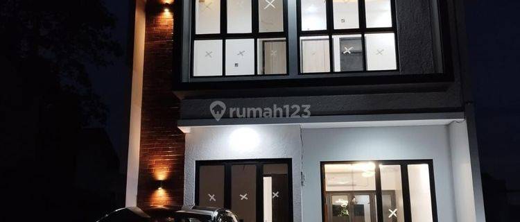 Jual Rumah Dua Lantai  laris Manis Di Bintaro Jakarta Selatan 1