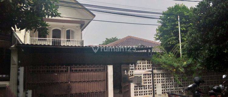 Disewakan Rumah Hook 1,5 Lantai di Kayu Putih Jakarta Timur 1