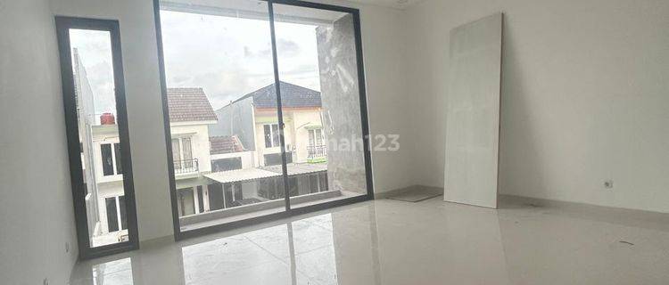 Dijual Rumah Metland Puri | Uk 5 x 20 | 4 + 1 KT , 3 + 1 KM | Harga 2,799 M 1