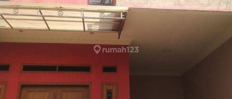 Rumah Gagah 2,5 Lantai di Pondok Ungu Kondisi Rapi 31431 Mar 1