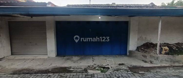 Rumah Kepunton Jebres Dekat Stasiun  1