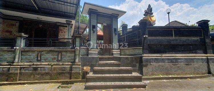 Jual Rumah  Stayle Bali Bonus Kos Kosan 12 Kamar 1