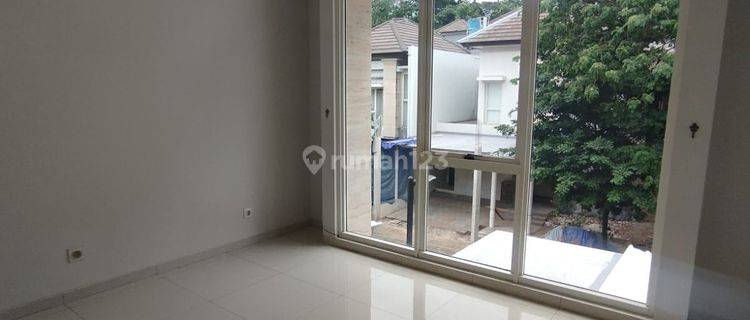 Disewakan Rumah Modern Serenia Hills Lebak Bulus 1