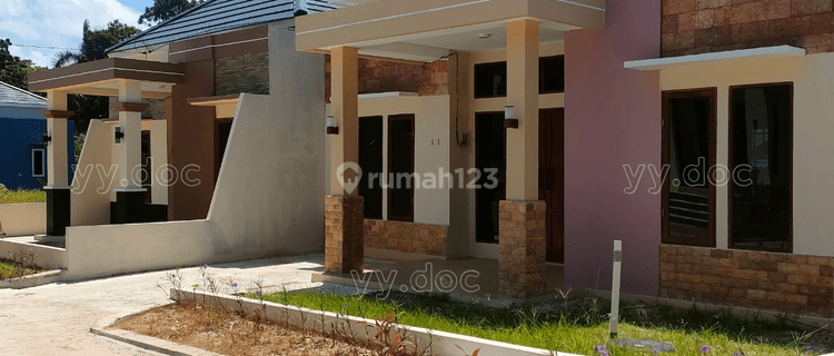 Rumah Strategis Tanah Luas Bisa Costum Desain 1