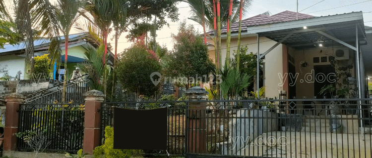 Dijual Rumah Furnished Siap Huni Posisi Hook Tanah Luas 1