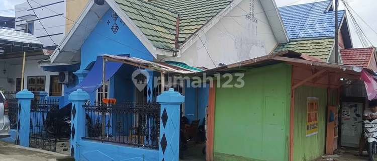 Rumah Hoek Jalan Raya Senaken Tanah Grogot 1