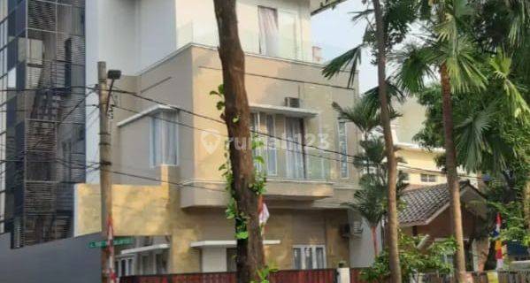 Disewakan Rumah Full Furnish , Tebet Timur Jakarta Selatan 1