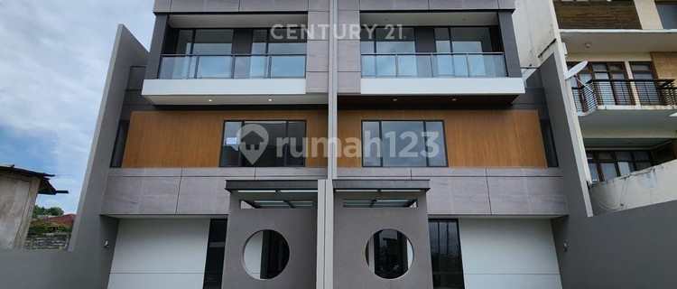 New House with Swimming Pool in Setra Duta Bandung 1