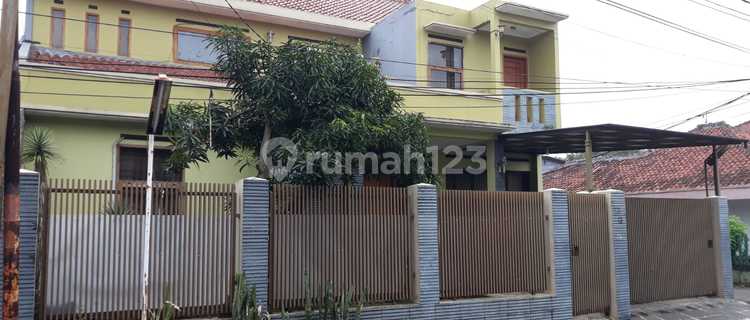 Di Sewakan Rumah 2 Lantai Hook Full Furnished di Jln Pasirluyu Bandung Jawa Barat 1