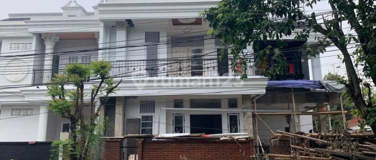 Rumah Baru, 2 Lantai, Hook Lokasi di Pinggir Jalan Utama Komplek Megapolitan Cinere Estate. 1