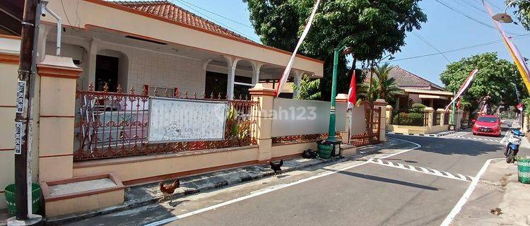 Rumah Tengah Kota Sregen, Akses Mudah, Dekat Alun Alun 1