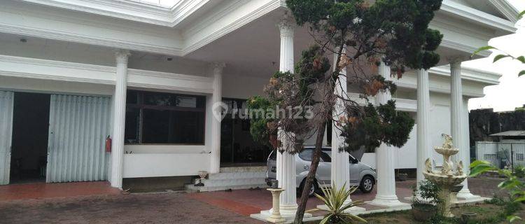 Dijual Rumah Mewah Dekat Dengan Manahan di Kerten, Solo 1