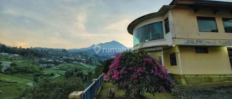 Dijual Villa View Gunung Lawu Bukit di Kawasan Wisata Tawangmangu 1