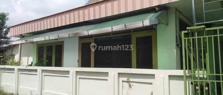 Dijual Rumah 1,5 Lantai Tengah Kota Solo di Jl. Sumatra Solo 1