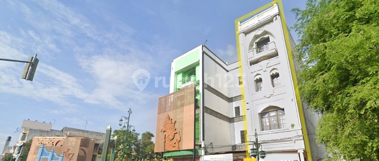 Disewakan Ruko Strategis 4 Lantai Tengah kota Solo di Ngarsopuro 1