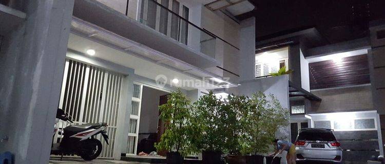 Rumah Disewakan Full Furnish Tengah Kota di Mangkubumen, Solo 1