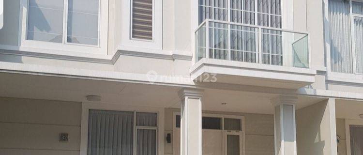 Di Jual Cepat Rumah 2 Lt, Semifurnish Di Lavon Swan City, Cluster Regalia 1