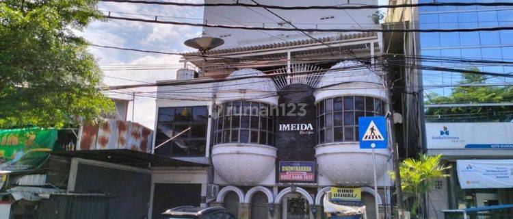 Ruko mewah 5 lt, di Jalan Boulevard Ahmad Yani, Balikpapan, Kalimantan Timur 1