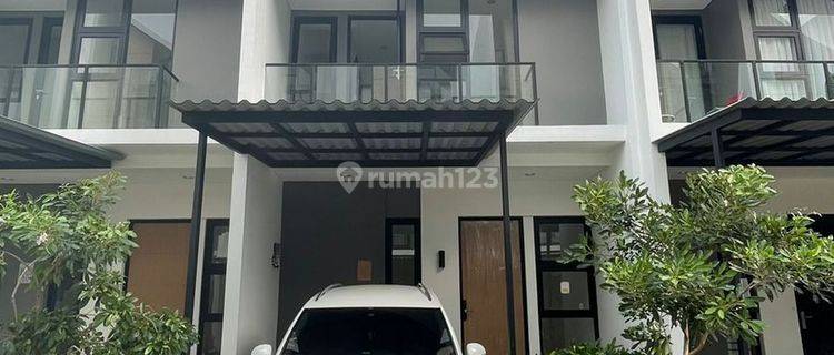 Provence Suites Rumah Mungil 3Lamtai Hadap Utara 1.8M 1