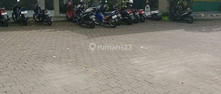 Ruko lantai satu parkir luas lokasi strategis area Denpasar Timur 1