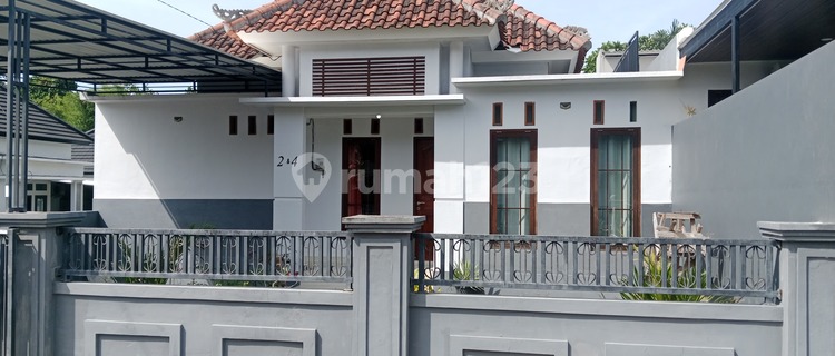 Ready-to-Live House. A Quiet and Comfortable Environment in Pering Gianyar Housing Complex. 1