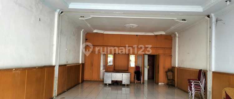 For Rent 3-Story Shop House on Jl. Rambutan - Arifin Ahmad 1