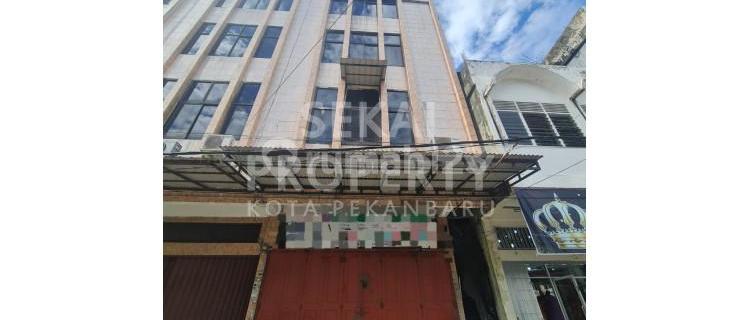 For sale: 1 shop unit on Jendral Sudirman Road, downtown Pekanbaru. 1