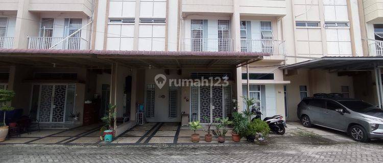 Dijual Rumah Cantik Full Furnish 2 Lantai , Lokasi Jl.sutomo, Pekanbaru 1